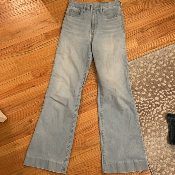 Everlane High Rise Flare - The Perfect Summer Beach Jean! - Picture 2 of 6